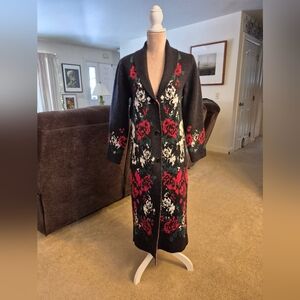 NEW Vertigo Paris Long Black And Floral Hwavy Knit Cardigan Womens Size Small